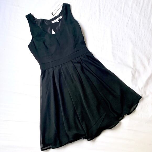 CUPCAKES & CASHMERE LBD Mini Dress Cocktail Black Size 2 Sleeveless Fit & Flare‎ - Picture 1 of 7